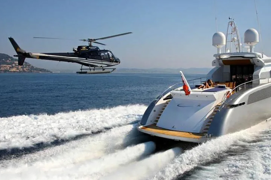 เครื่องบินและเรือยอชท์